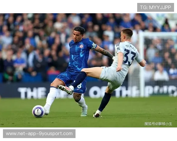 英格兰后腰铁血拼抢成最大亮点，英格兰 前腰